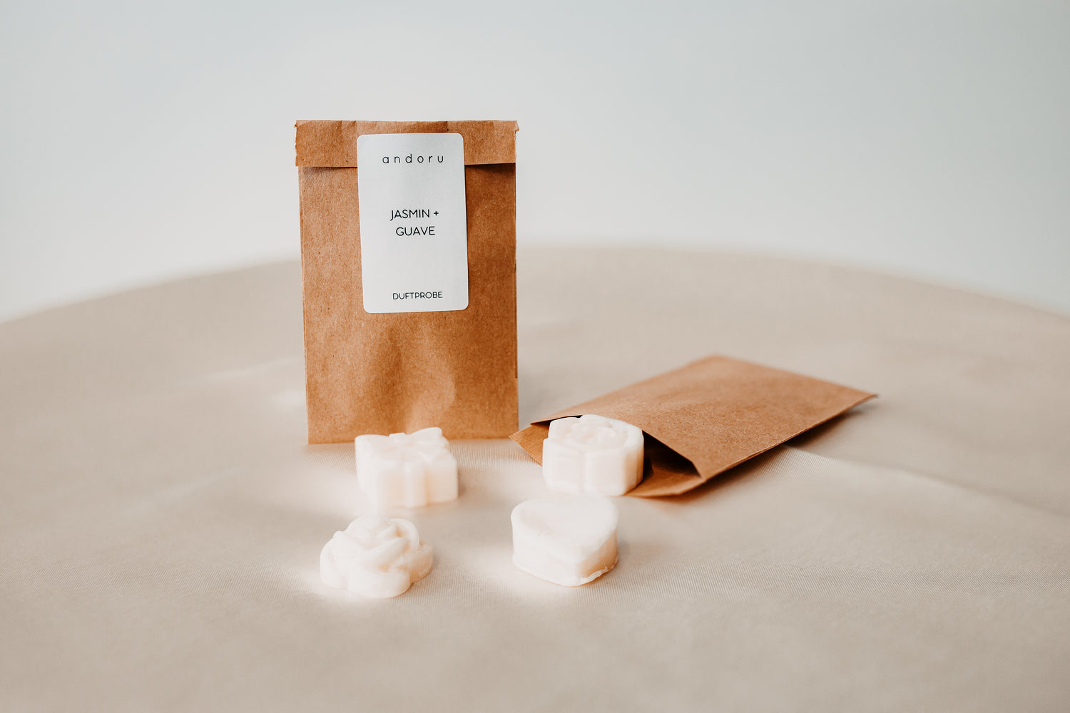 Duftproben - andoru Duftkerzen Wax Melts zum testen in einer Tüte aus Papier