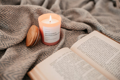gezuckerte-magnolienbluete-buch-duftkerze-kerze-aus-sojawachs-pflanzlich-soja-wachs-natuerlich